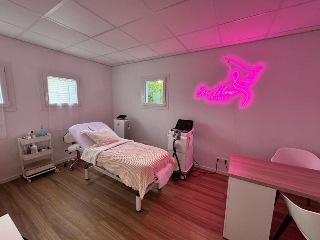 EVA GLOW STUDIO